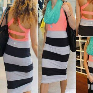 Lululemon Yoga Over Skirt size 4 Wee Stripe Grey White Black EUC Pencil Skirt